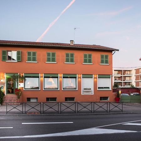 Auberge De La Vallée Francheville  Buitenkant foto